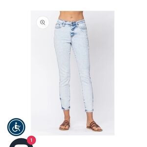 Judy Blue Hi-Rise Slim Fit Light Acid Wash Jeans 15/32